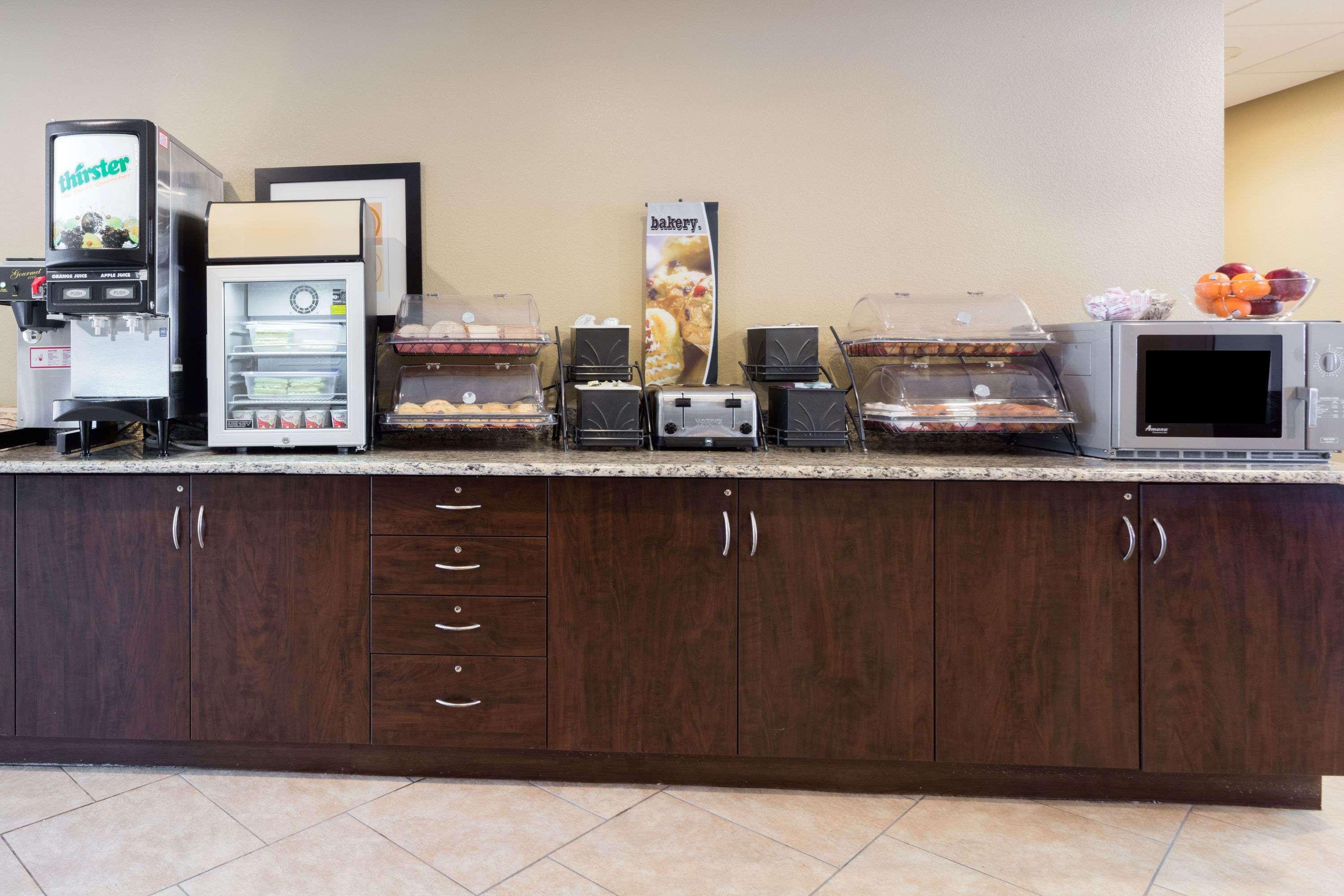 Microtel Inn & Suites By Wyndham Macon Bagian luar foto