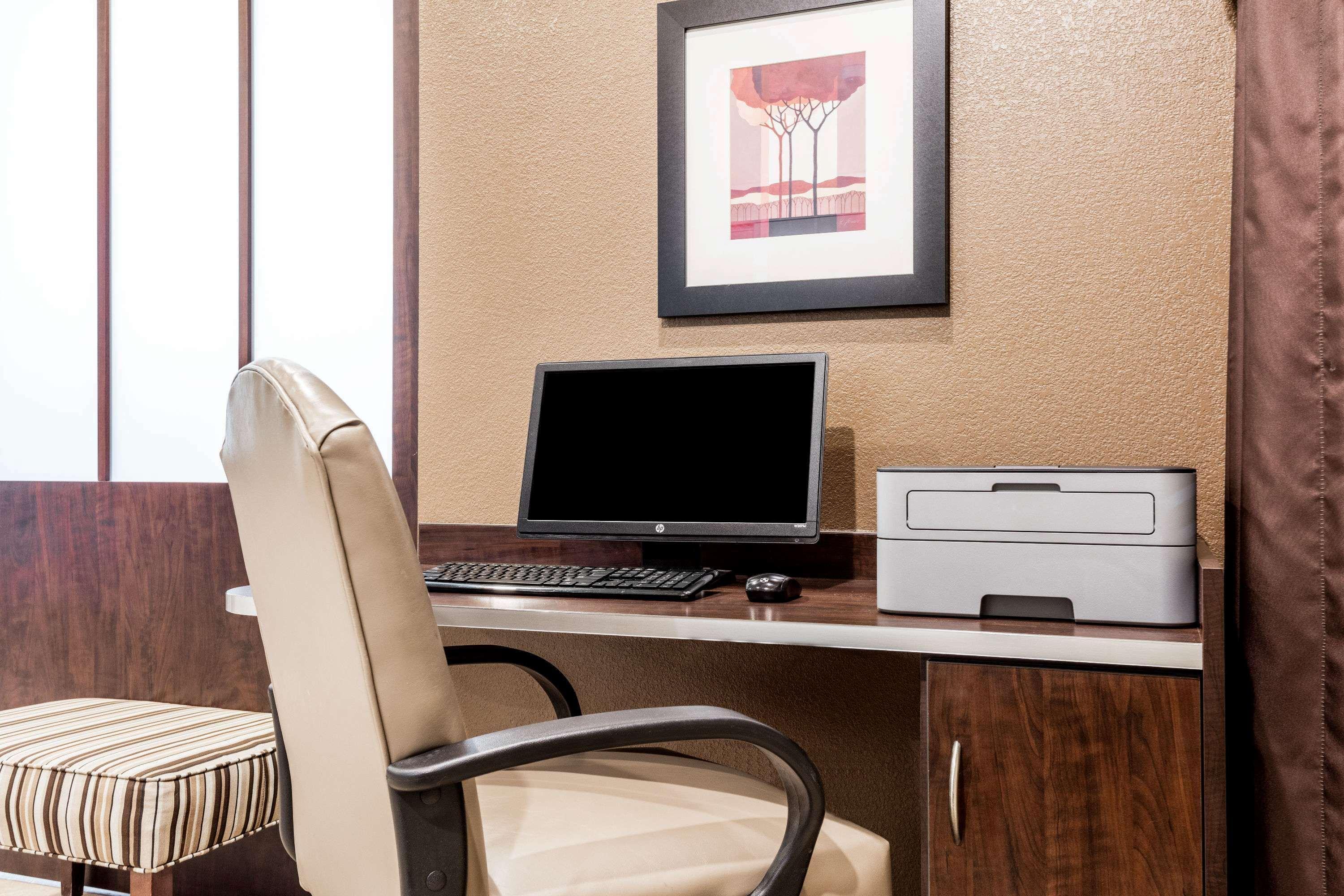 Microtel Inn & Suites By Wyndham Macon Bagian luar foto