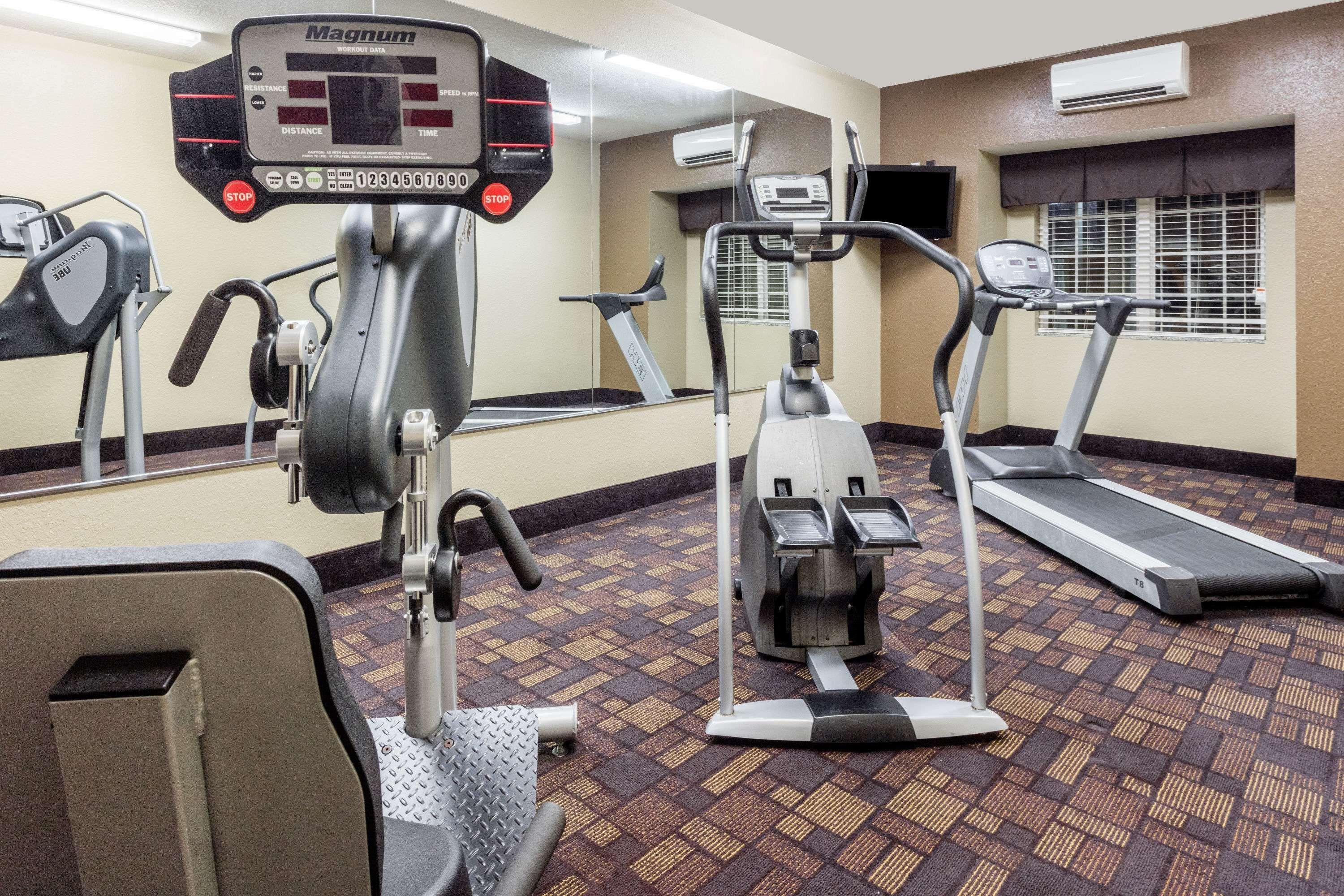 Microtel Inn & Suites By Wyndham Macon Bagian luar foto
